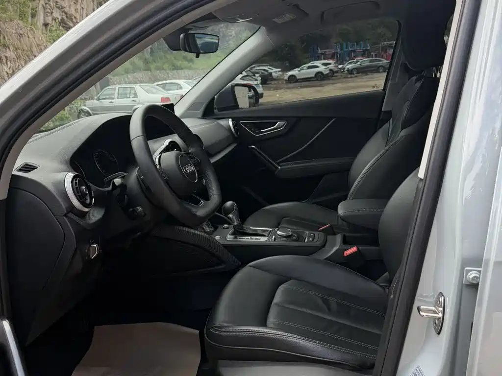 Audi Q2L 2022