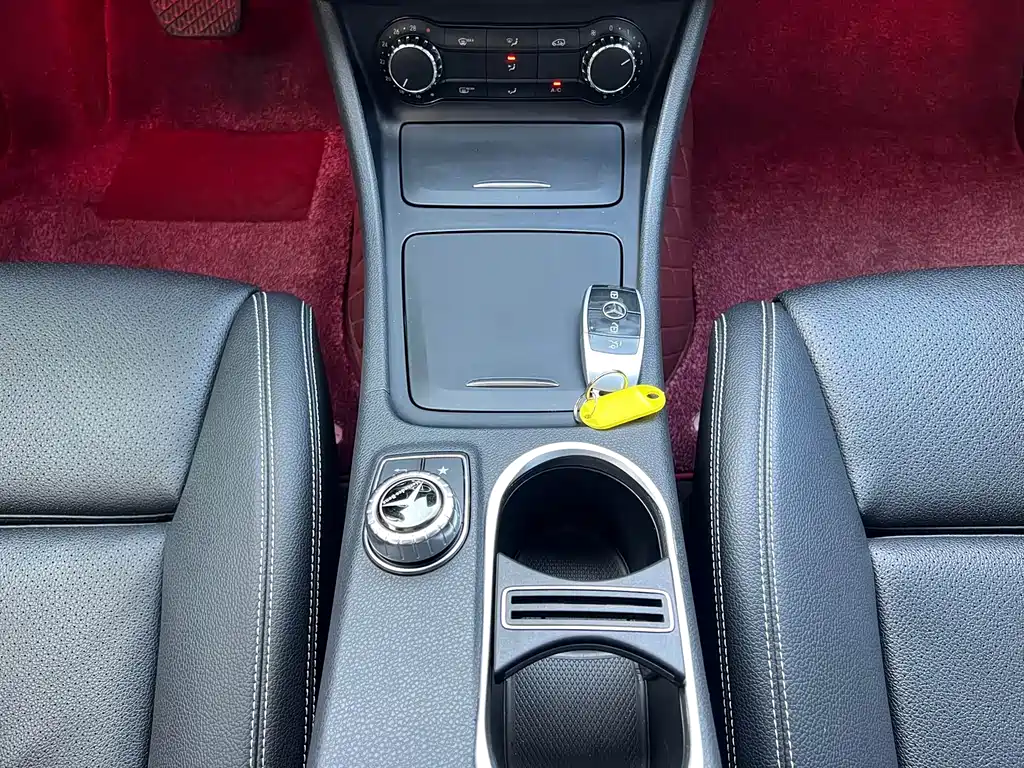 Mercedes-Benz GLA 2017 — фото 15