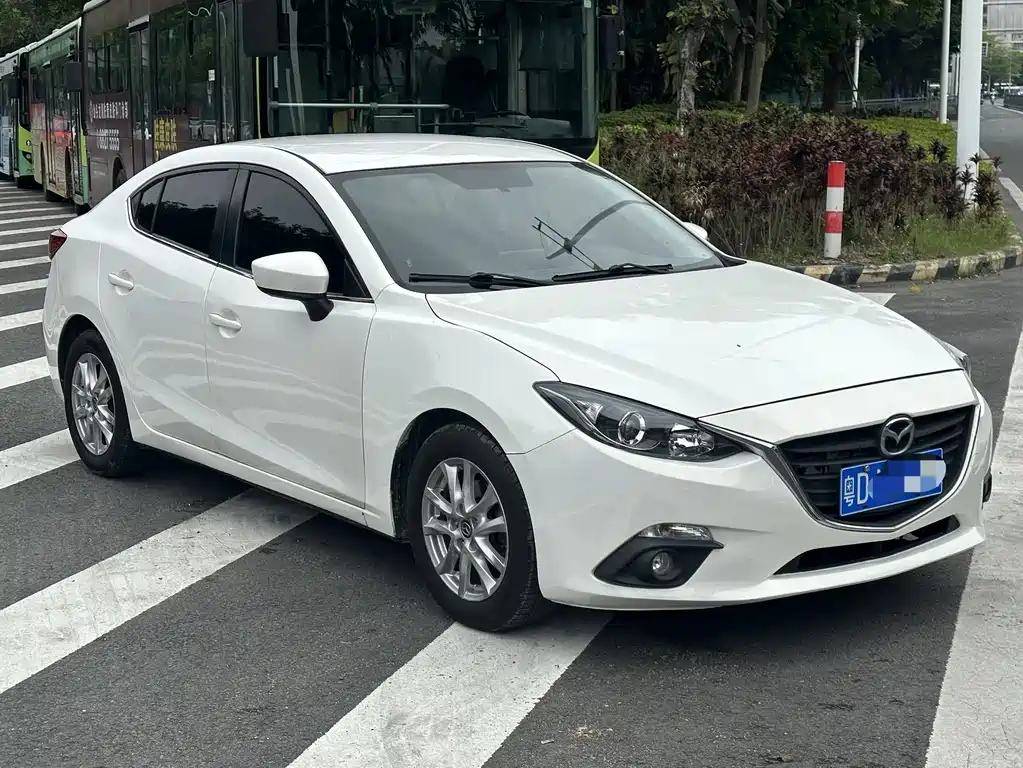 Mazda 3 Axela 2016 — фото 3