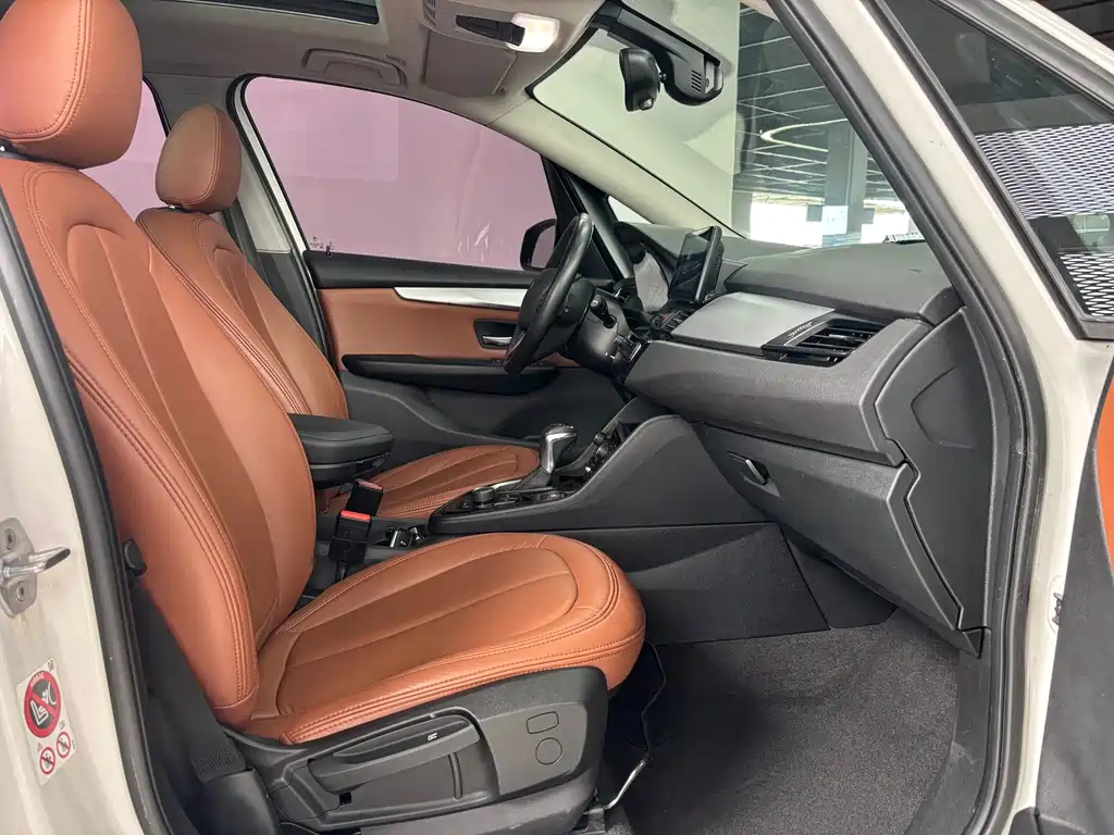 BMW 2 Series Active Tourer 2017 — фото 4