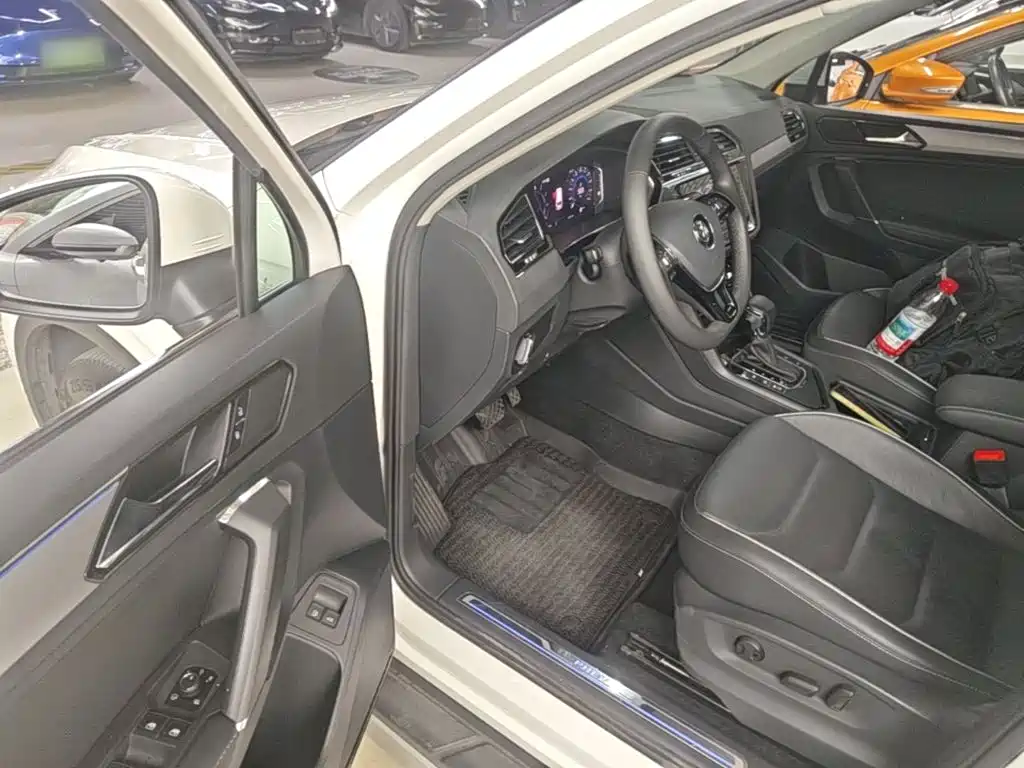 Volkswagen Tiguan L PHEV 2020 — фото 16