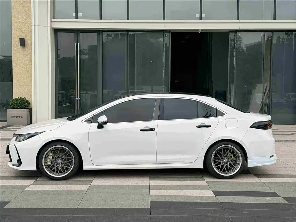 Toyota Corolla 2020 — фото 13