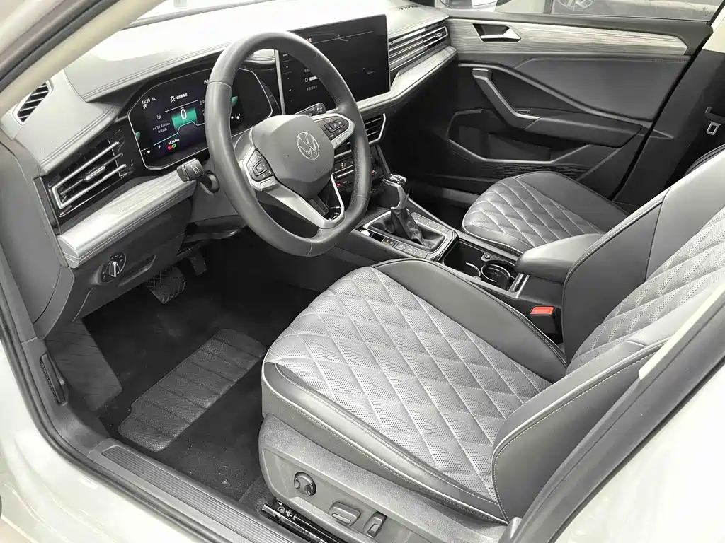Volkswagen Sagitar 2022