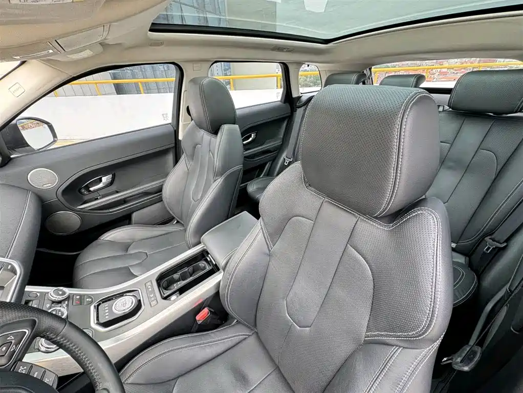 Land Rover Evoque 2015 — фото 15