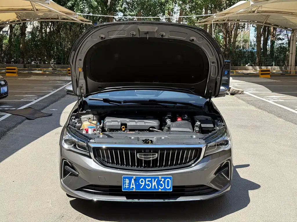 Geely Emgrand 2022