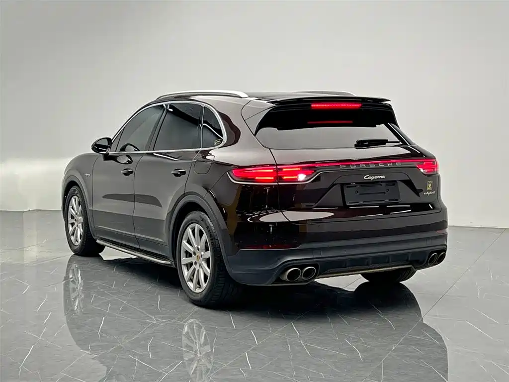Porsche Cayenne Hybrid 2019 — фото 4