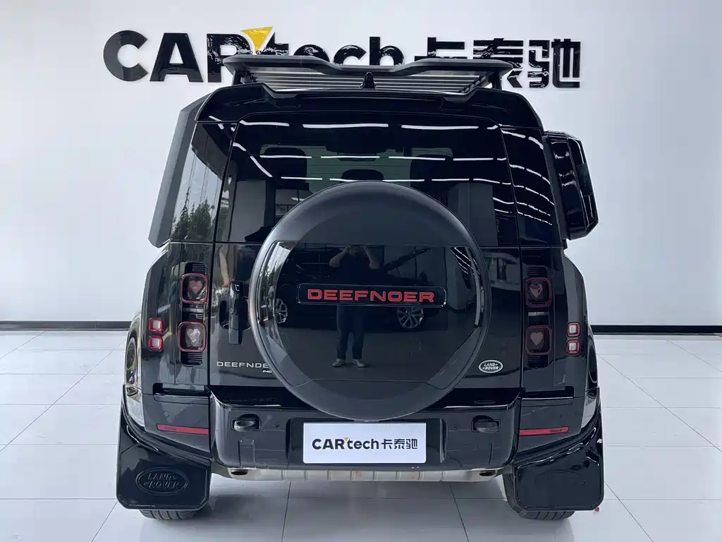 Land Rover Defender 2022