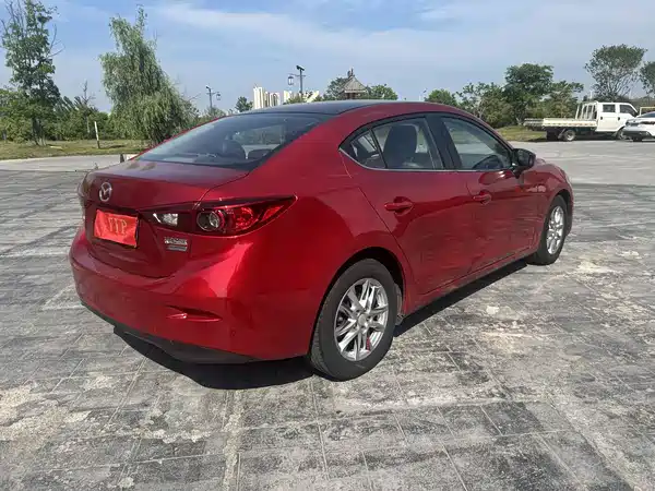 Mazda 3 Axela 2016