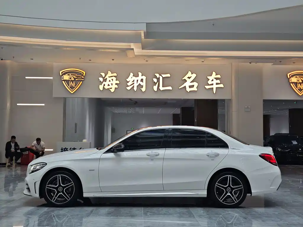 Mercedes-Benz C-Class 2021