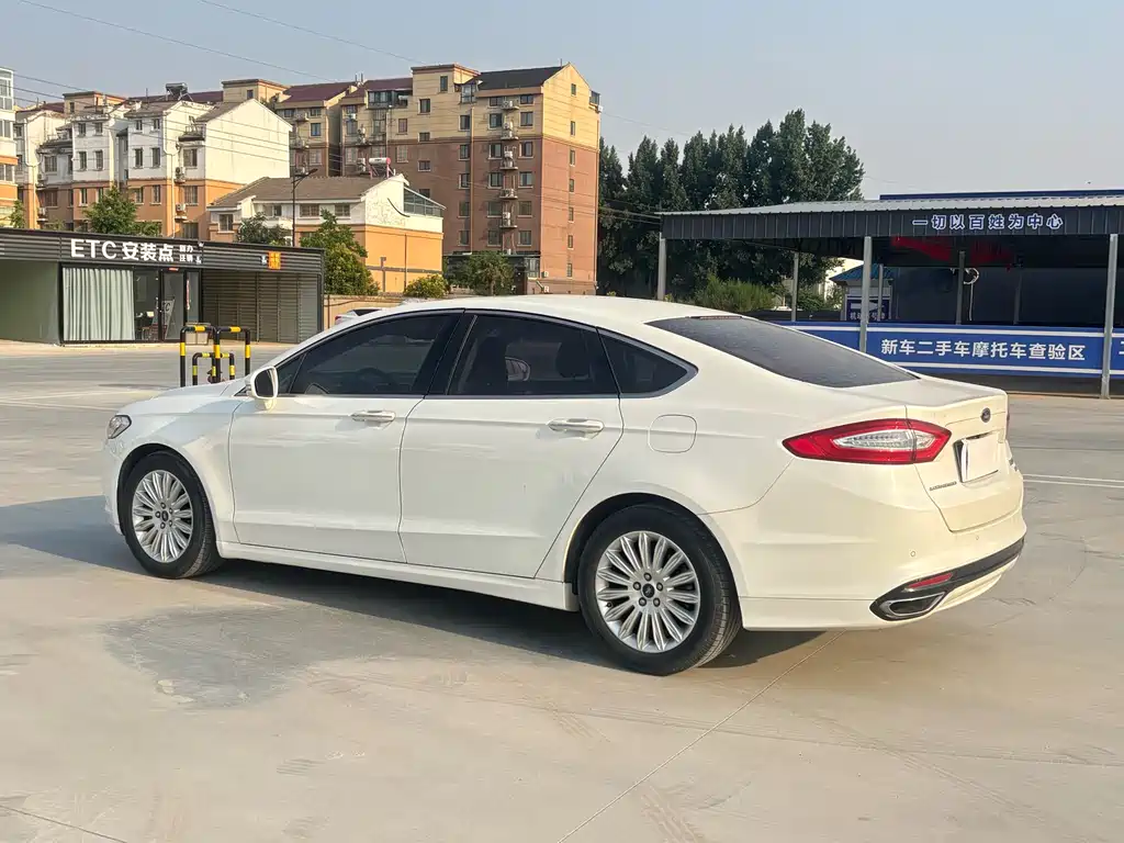 Ford Mondeo 2016 — фото 18