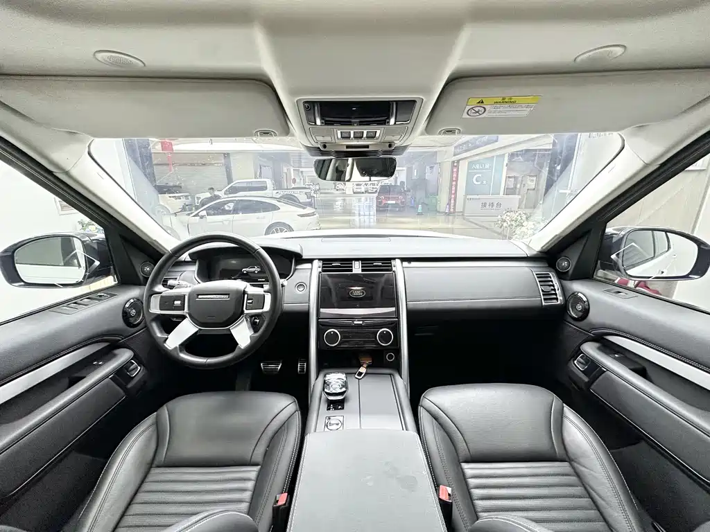 Land Rover Discovery 2022 — фото 10