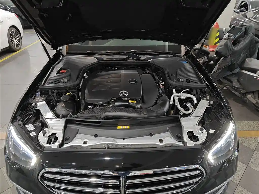 Mercedes-Benz E-Class 2023 — фото 20