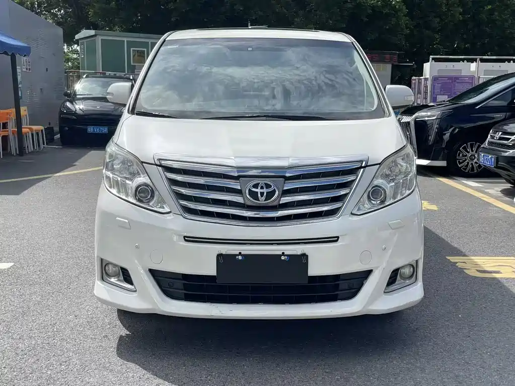 Toyota Alphard 2012