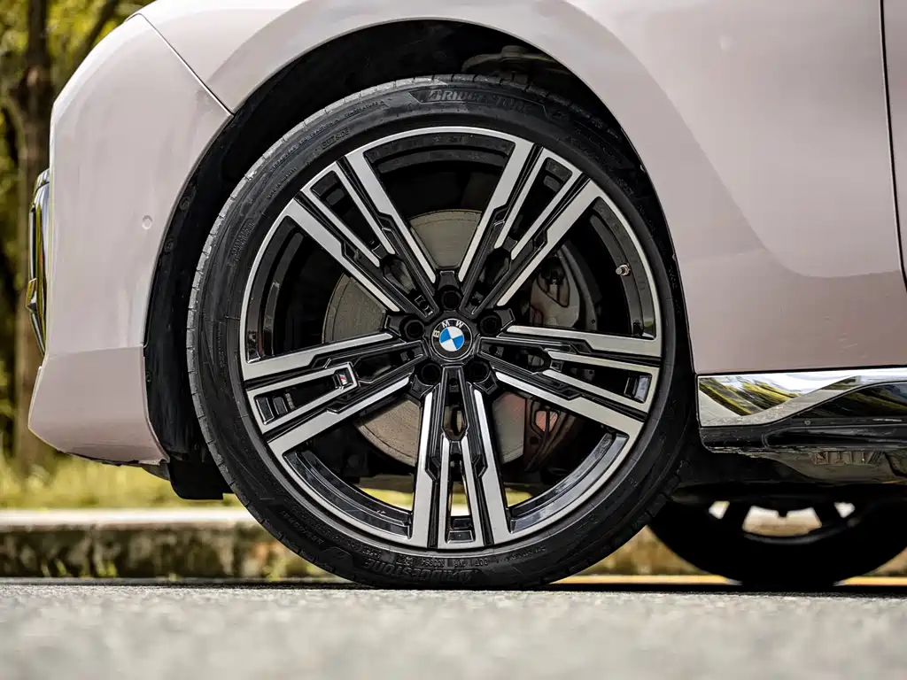 BMW 7 Series 2025 — фото 18