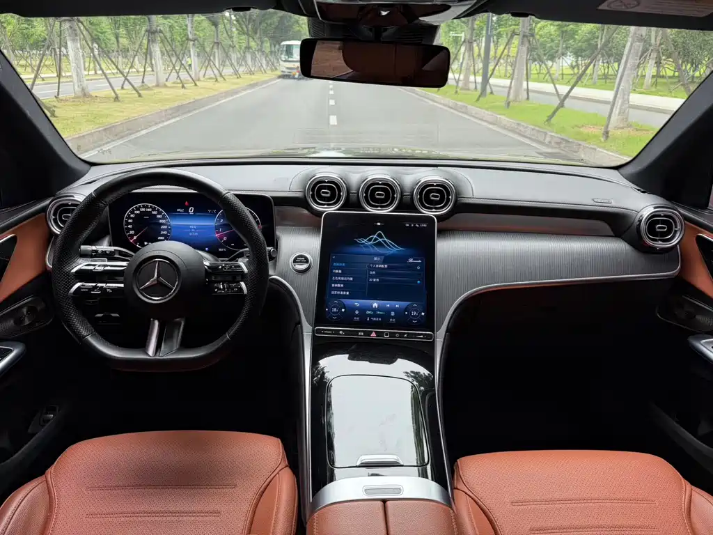 Mercedes-Benz GLC 2023