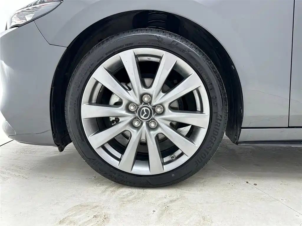 Mazda 3 Axela 2022 — фото 23