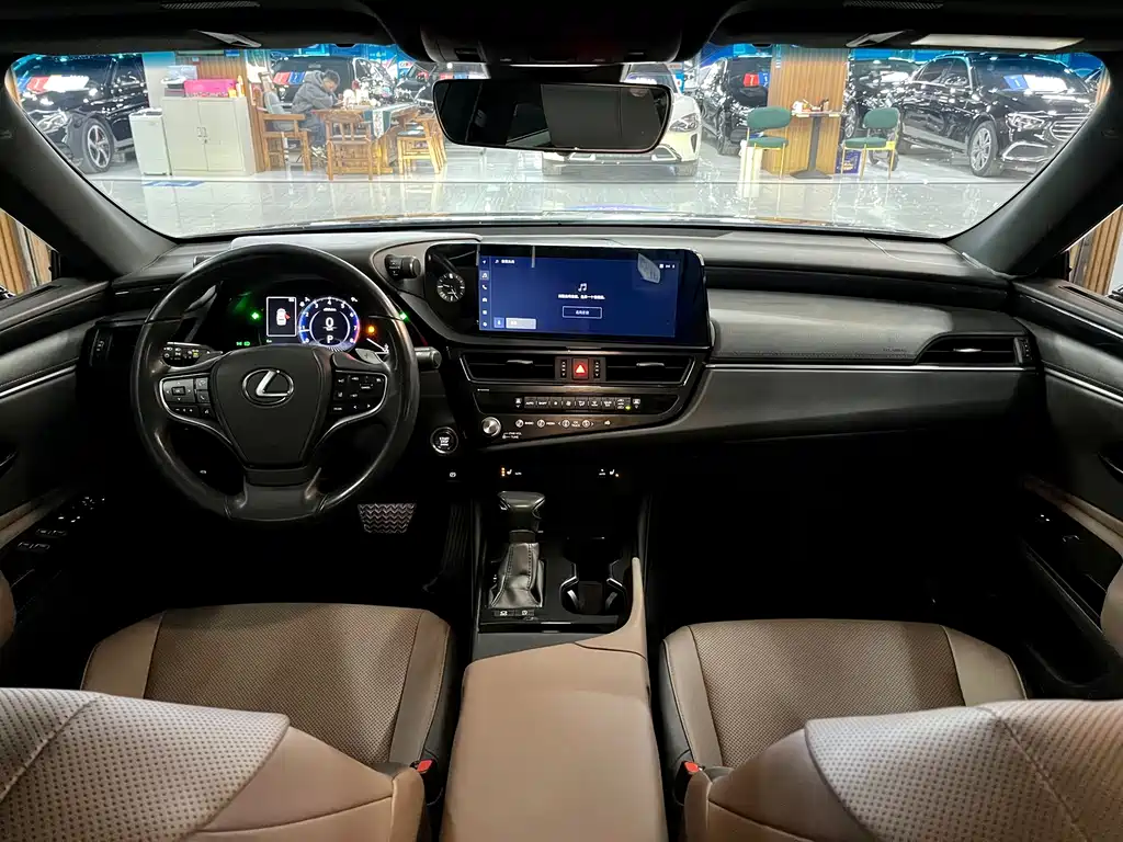 Lexus ES 2023 — фото 11
