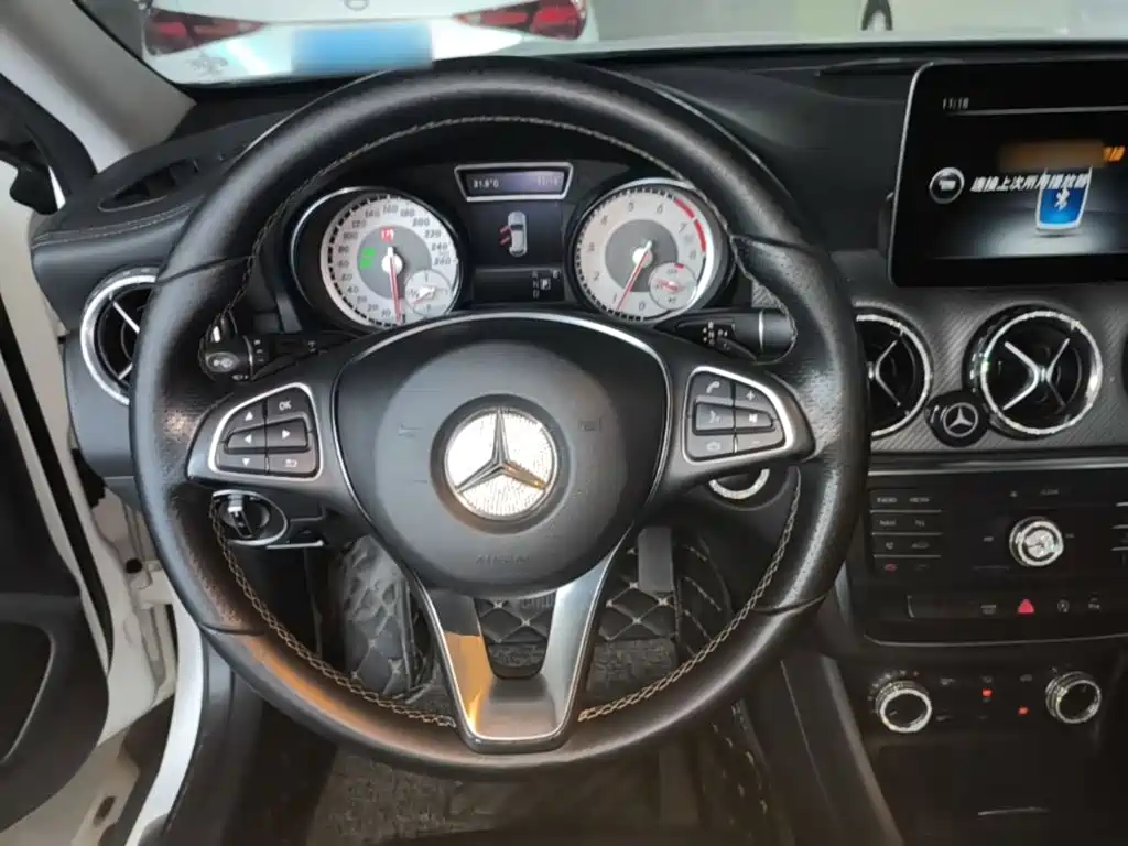 Mercedes-Benz GLA 2017 — фото 11