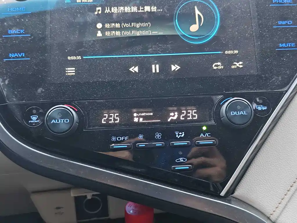 Toyota Camry 2020 — фото 9