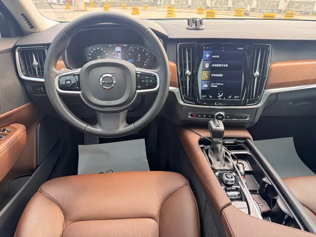 Volvo S90 2018 — фото 13