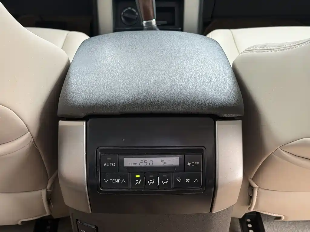 Toyota Prado 2014 — фото 17
