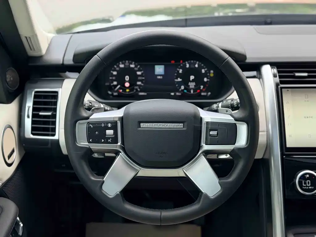 Land Rover Discovery 2024 — фото 3