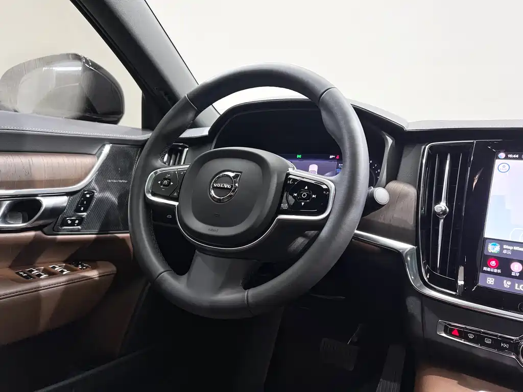 Volvo S90 2023 — фото 12