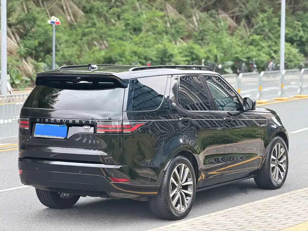 Land Rover Discovery 2022 — фото 15