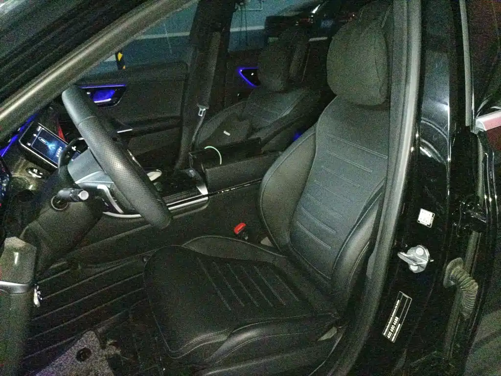 Mercedes-Benz C-Class 2023 — фото 11