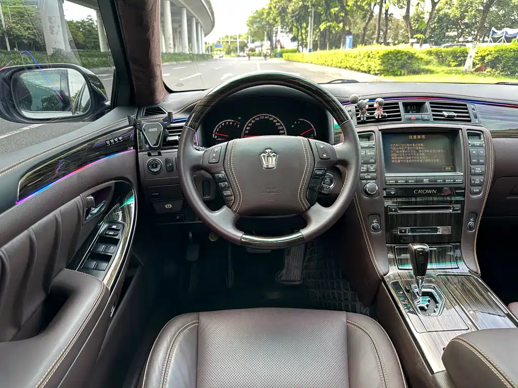 Toyota Crown 2008 — фото 10