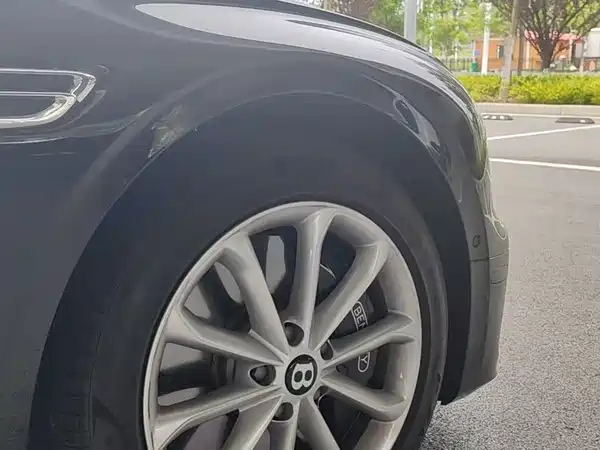 Bentley Flying Spur 2024