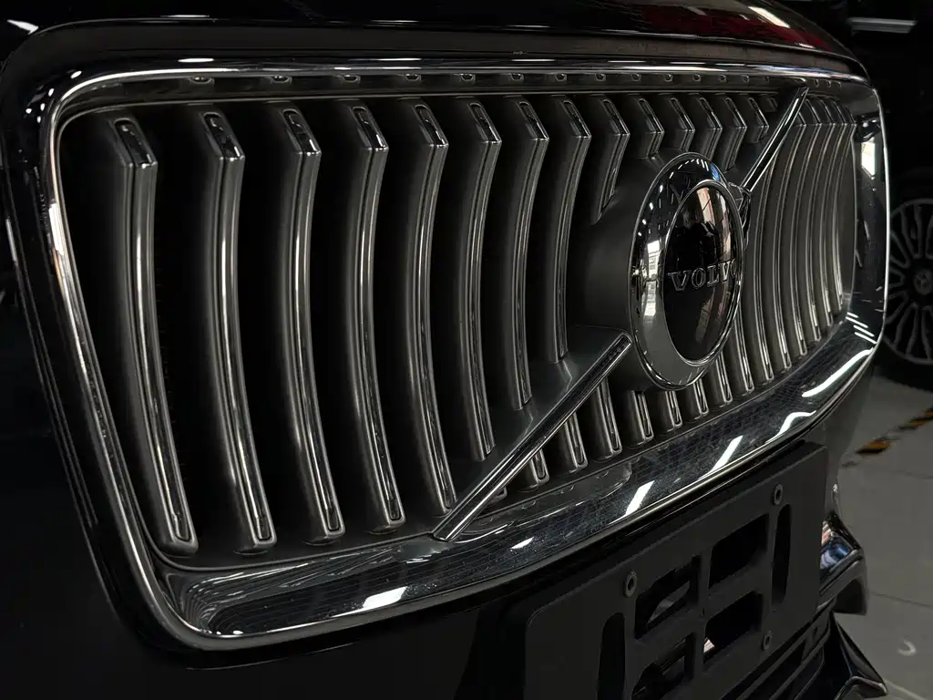 Volvo XC90 2020 — фото 16