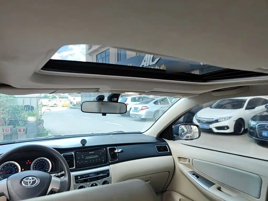 Toyota Corolla 2015 — фото 18