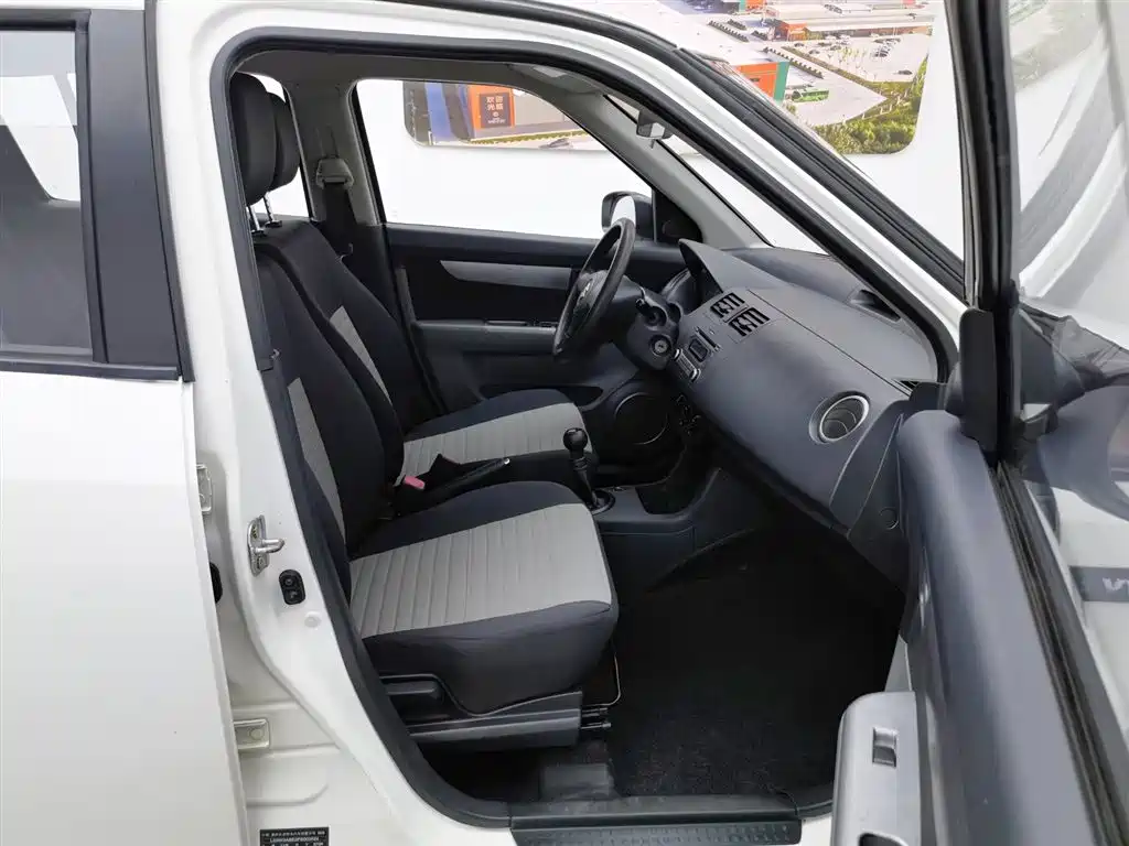 Suzuki Swift 2015 — фото 23