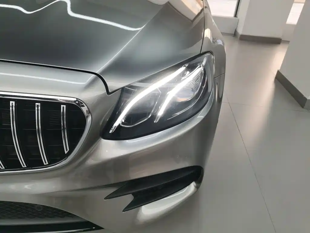 Mercedes-Benz E-Class 2017 — фото 18