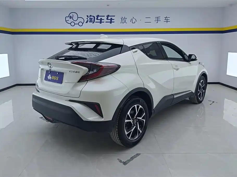 Toyota C-HR 2020 — фото 3