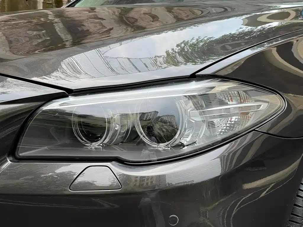 BMW 5 Series 2015 — фото 9