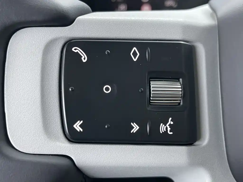 Land Rover Defender 2022 — фото 11