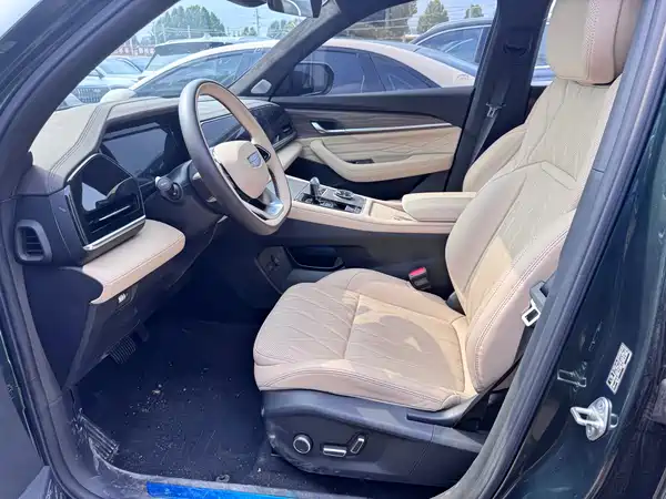 Geely Xingyue L 2025