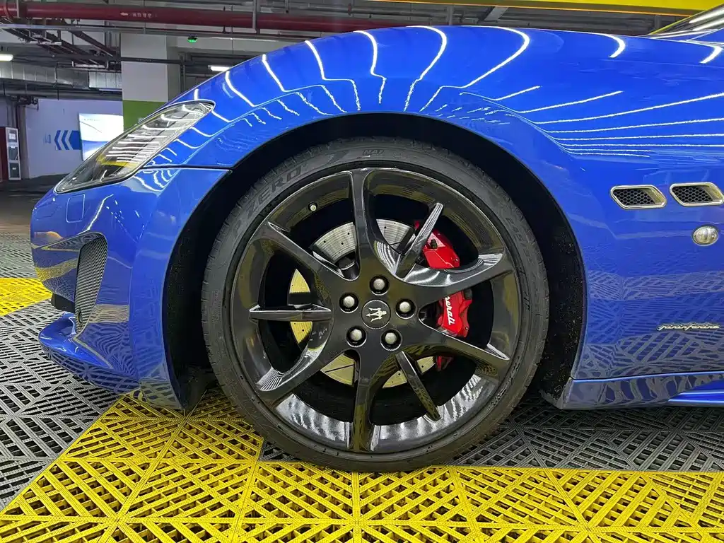 Maserati GranTurismo 2015 — фото 7