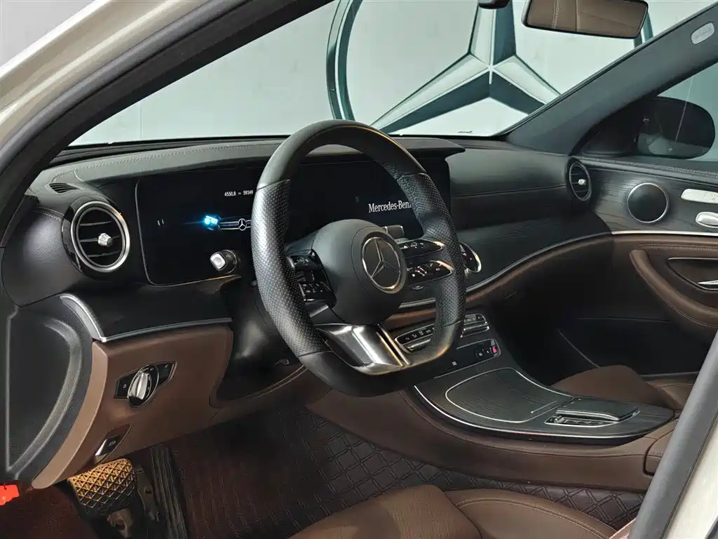 Mercedes-Benz E-Class 2022 — фото 9