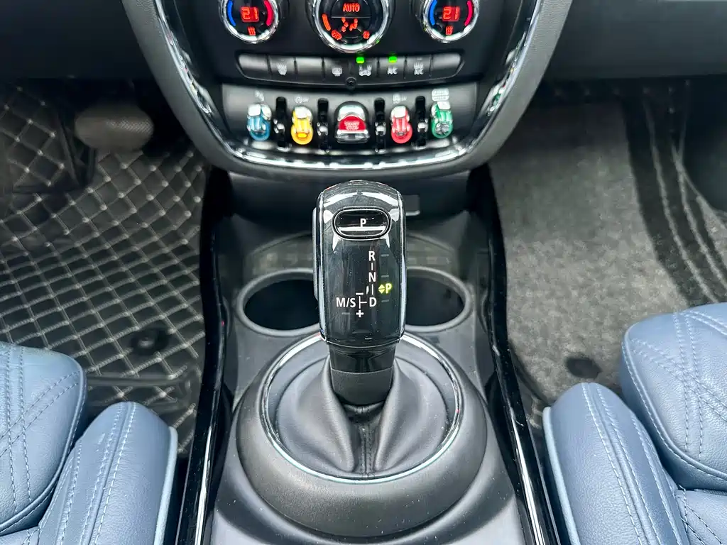 MINI Clubman 2020 — фото 18