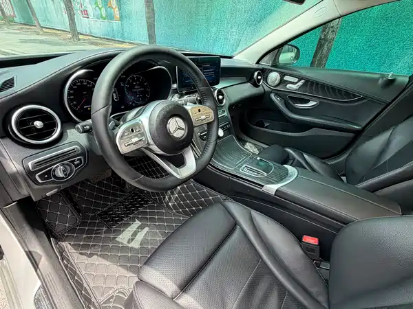Mercedes-Benz C-Class 2020