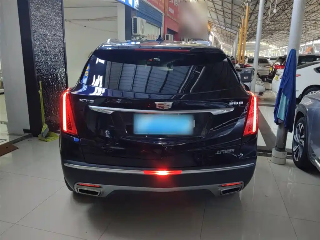 Cadillac XT5 2022 — фото 6