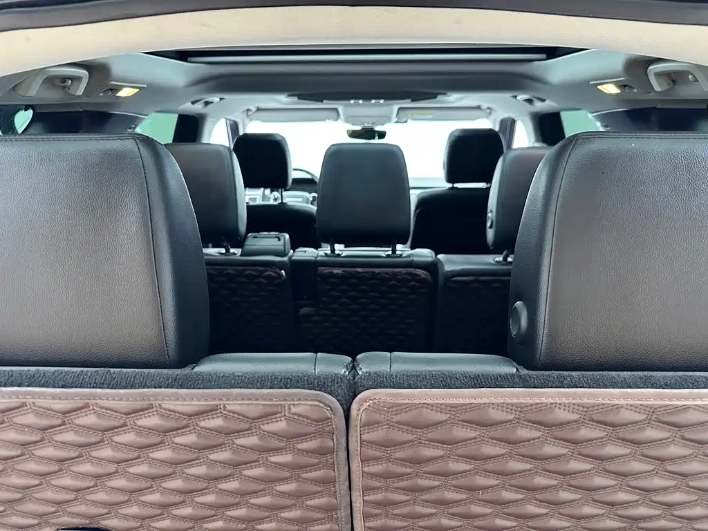 Land Rover Discovery 2019 — фото 13