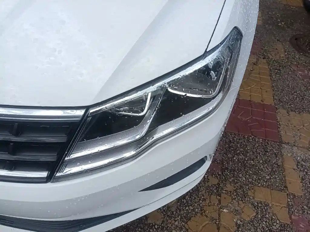 Volkswagen Jetta 2017 — фото 24