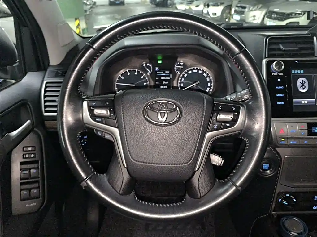 Toyota Prado 2019 — фото 11