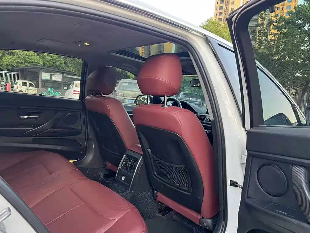 BMW 3 Series 2015 — фото 28