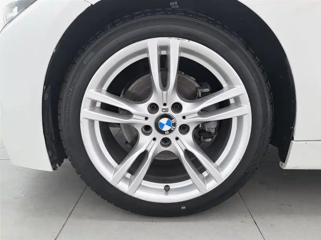BMW 3 Series 2017 — фото 17