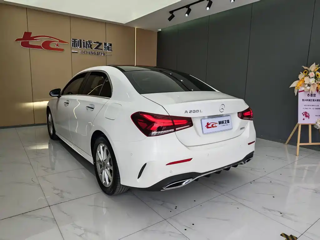 Mercedes-Benz A-Class 2021 — фото 11